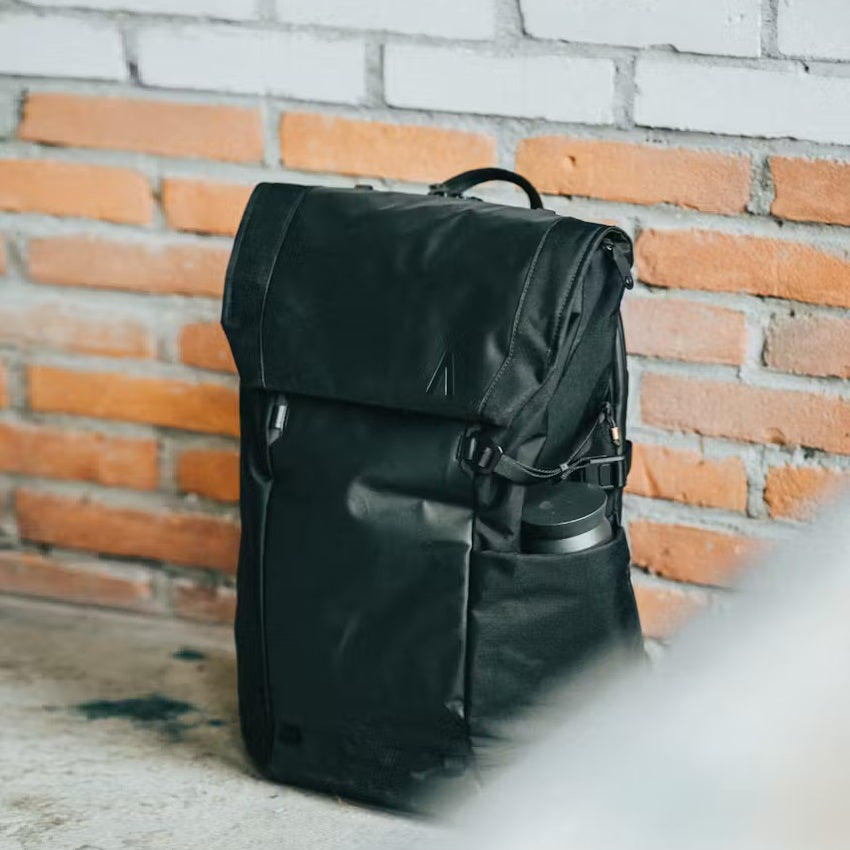 Errant Backpack 22L - Obsidian Black