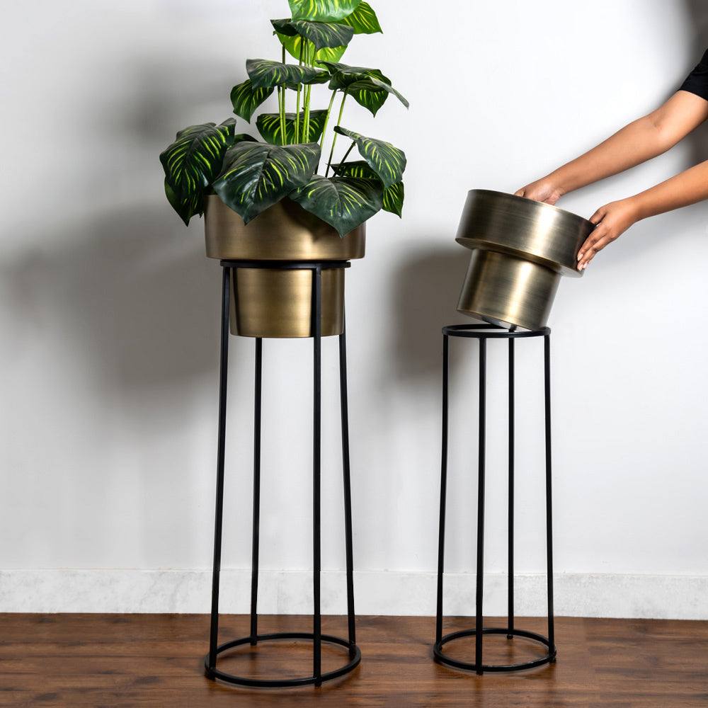 ESQ Living Blume Indoor Metal Planters, Set of 2 - Antique Brass