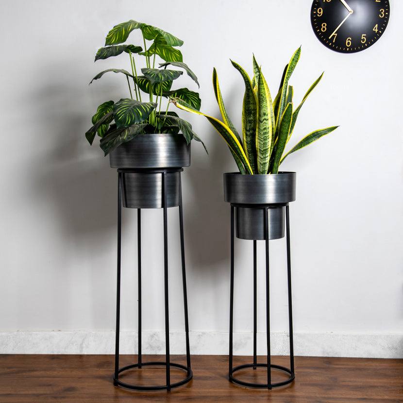 ESQ Living Blume Indoor Metal Planters, Set of 2 - Gunmetal