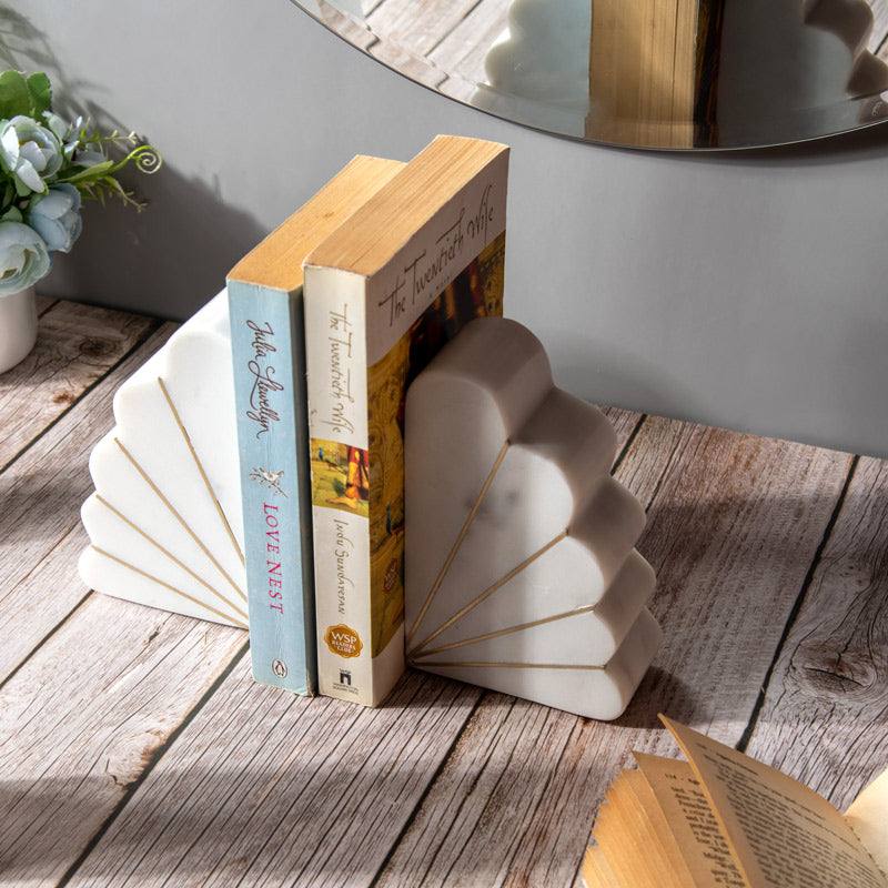 ESQ Living Scallop Marble Bookends with Gold Inlay - White