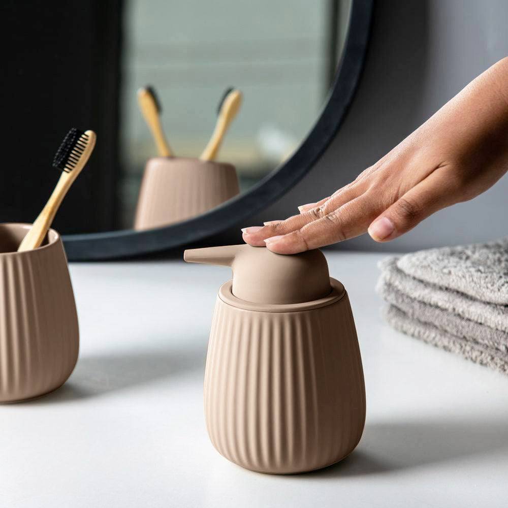 Kleine Wolke Groove Soap Dispenser - Light Brown