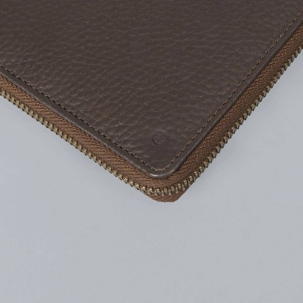 Outback Cheque Book Leather Wallet - Brown