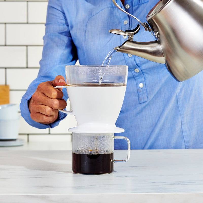 https://www.modernquests.com/cdn/shop/files/oxo-brew-pour-over-coffee-maker-with-water-tank-white-4.jpg?v=1690056206