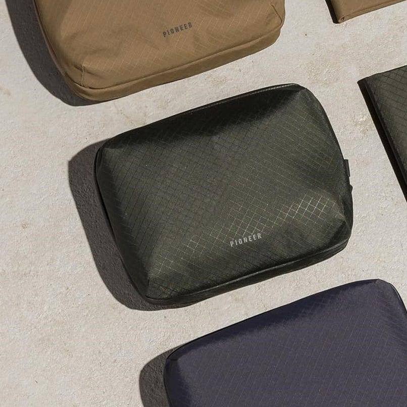 Pioneer Global Travel Pouch - Forest RFID