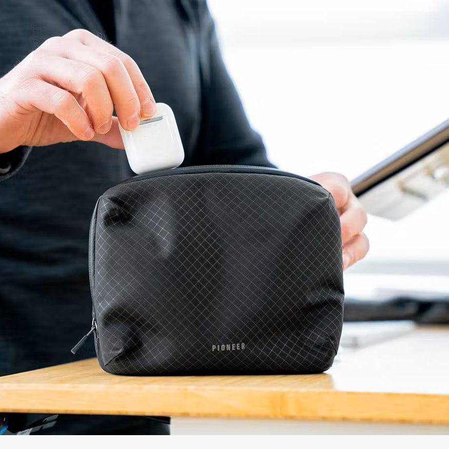 Pioneer Global Travel Pouch - Onyx RFID