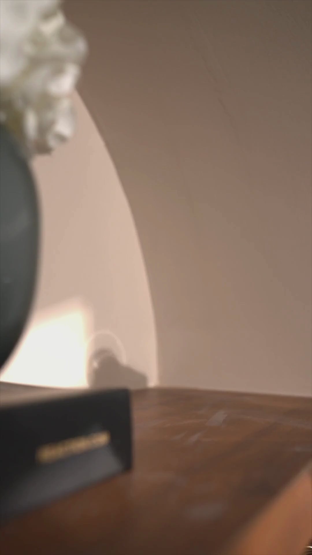 Enhabit Dali Curved Neck Hourglass Medium - Black