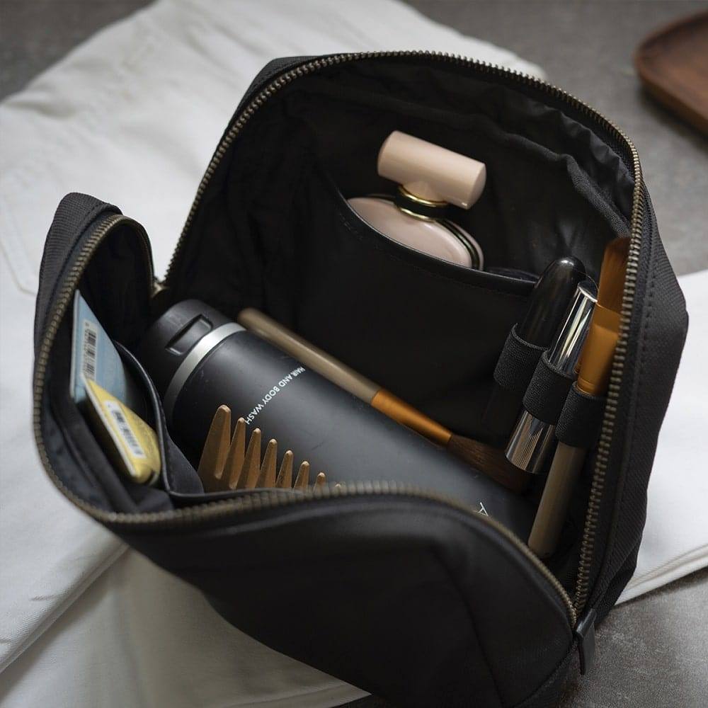 The Postbox Liberty DOPP Kit - Carbon Black