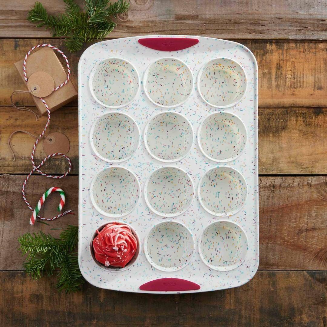 Trudeau Structure Silicone 12 Muffin Pan - White Confetti